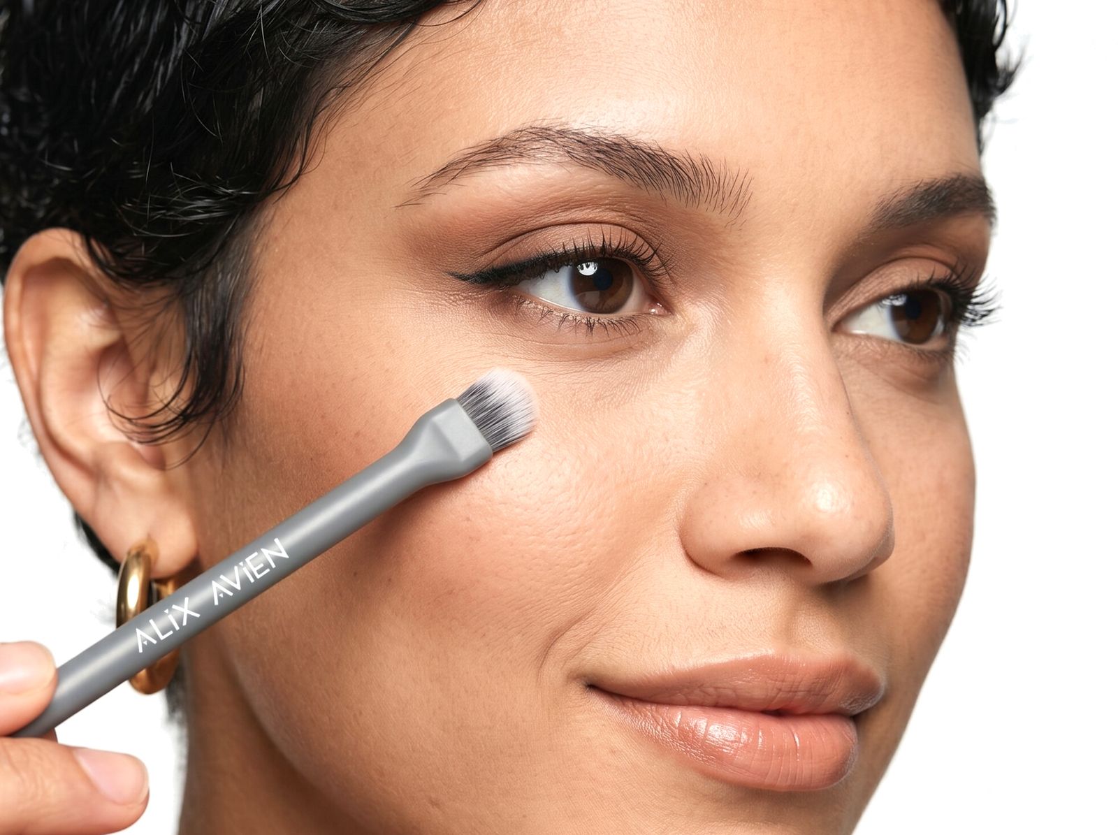 Alix Avien 10-in-1 makeup brush – Concealer Brush