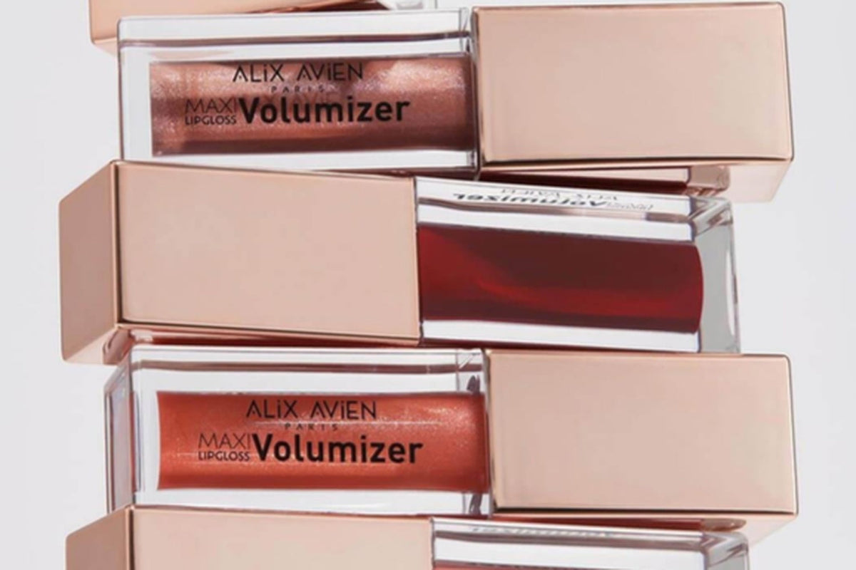 Capsule Makeup Collection: A Flawless Look with Fewer Products — Alix Avien blog image
