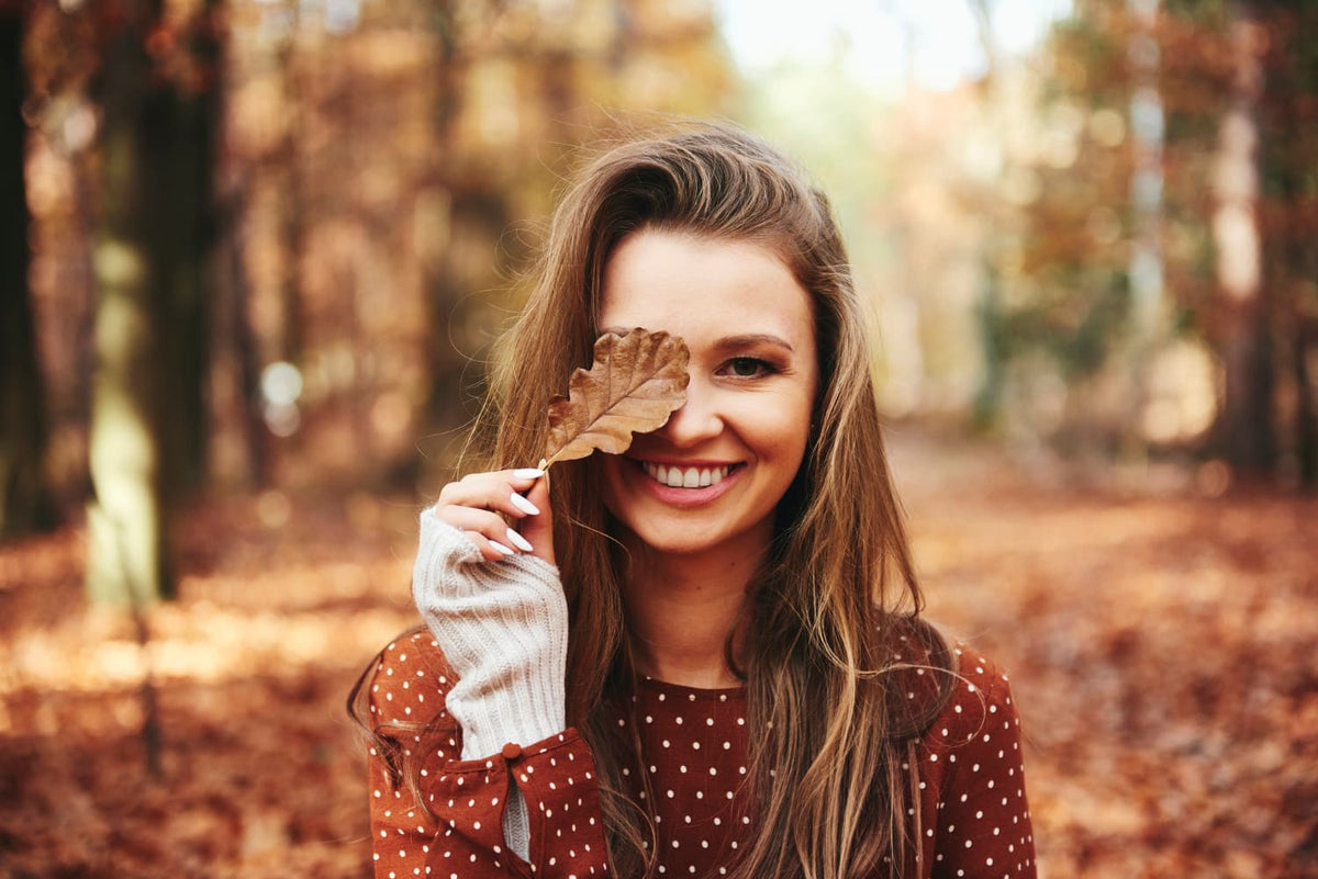 Fall 2025 makeup trends: dark eyes, glossy lips — Alix Avien blog image