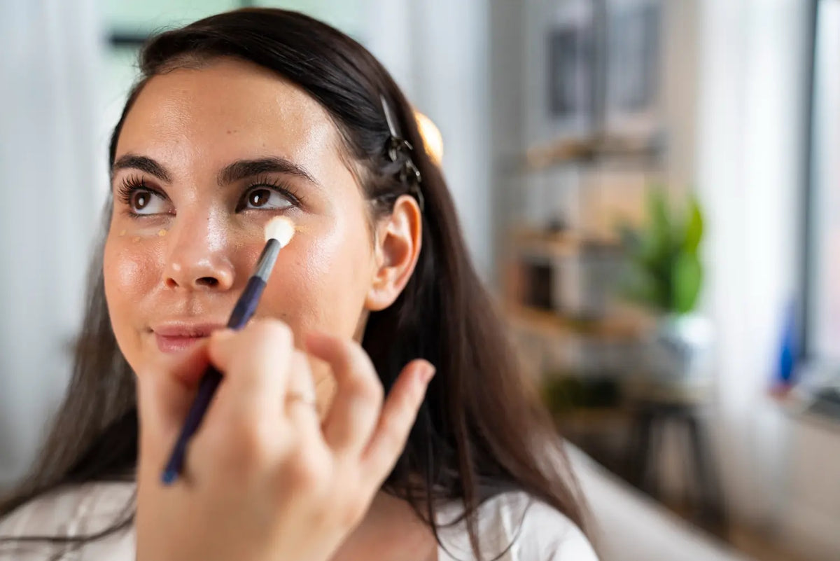 Flawless skin with the micro-concealing technique — Alix Avien blog image