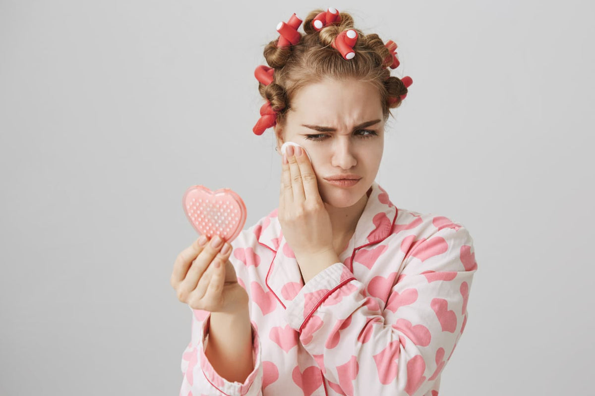 Long-lasting, healthy makeup during your period — Alix Avien blog image