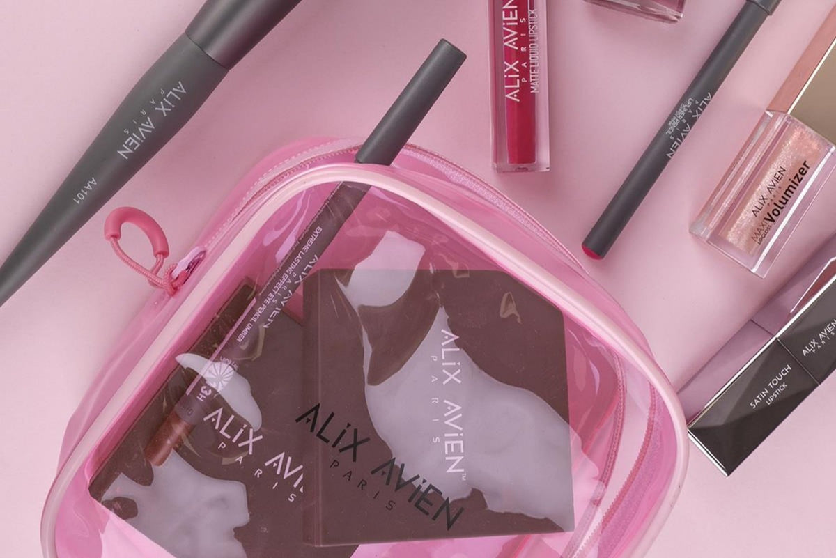 Makeup bag refresh guide: fall makeup must-haves — Alix Avien blog image