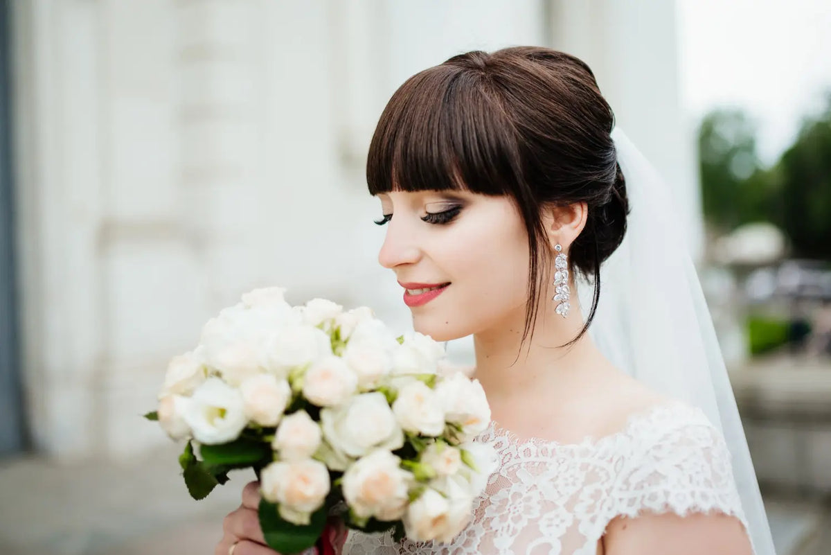 Makeup for Brides with Short Hair: The Best Choices to Highlight Your Features — Alix Avien blog image