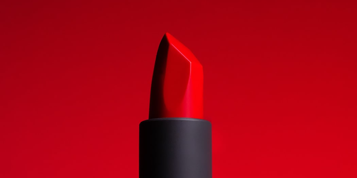 The bold side of makeup: red lipstick makeup — Alix Avien blog image
