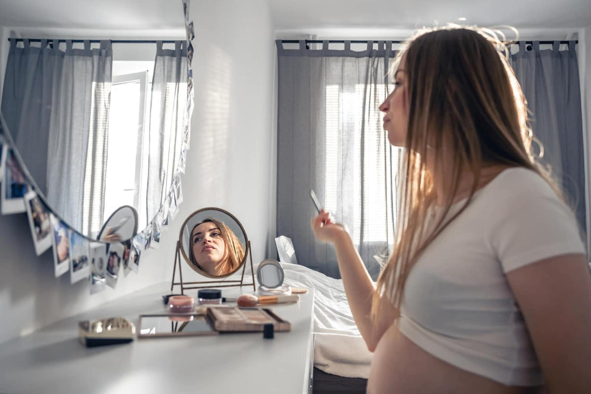 Safe Makeup During Pregnancy: Which Products Should You Use — Alix Avien blog image