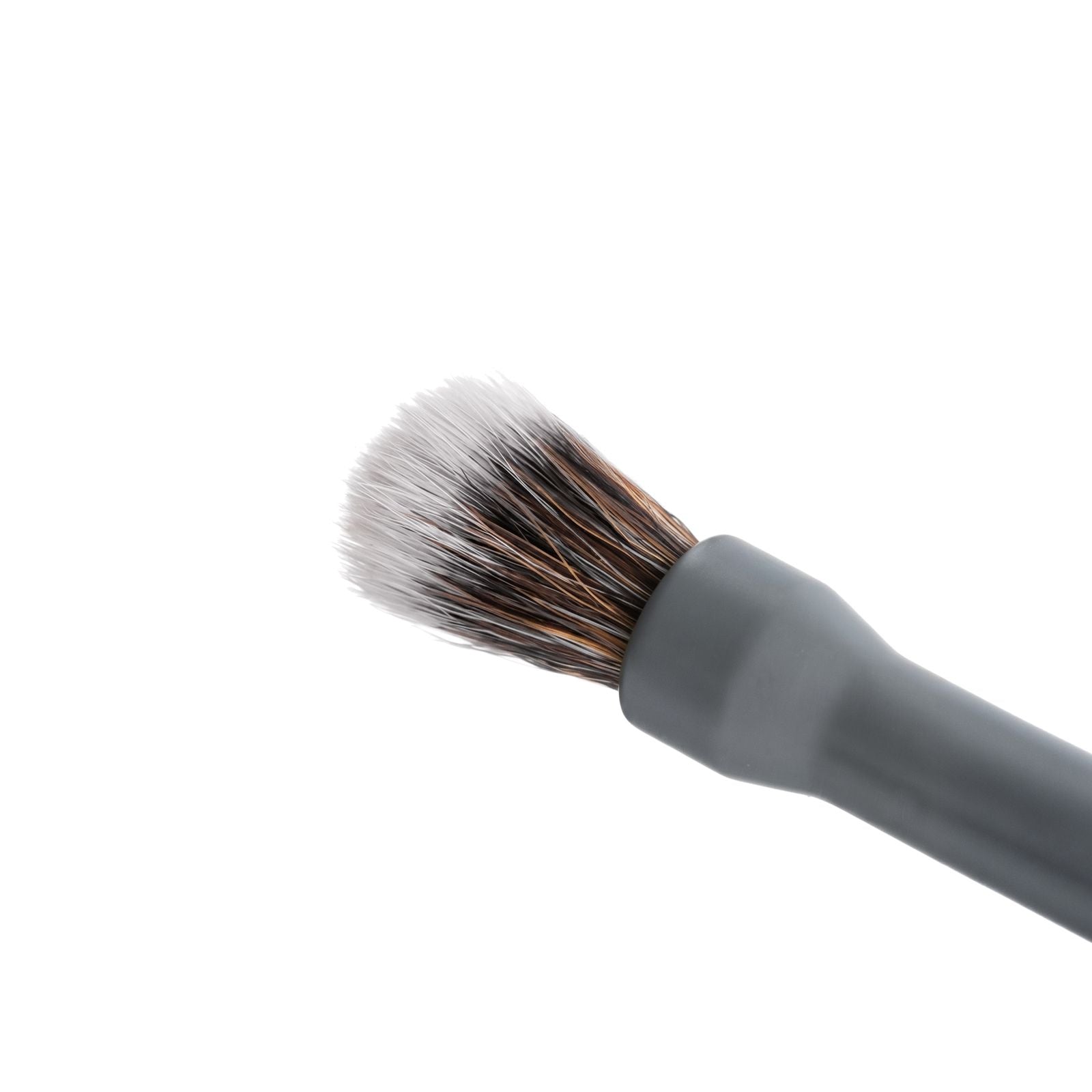 Alix Avien 10-in-1 makeup brush – Dome Blending Brush