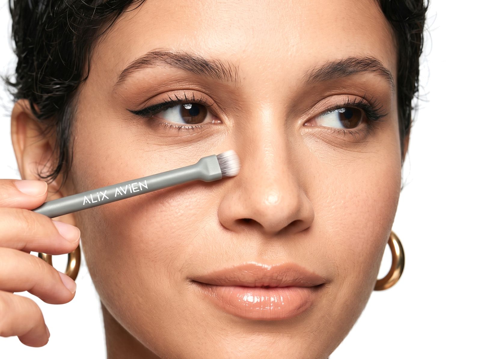 Alix Avien 10-in-1 makeup brush – Face Shading Brush