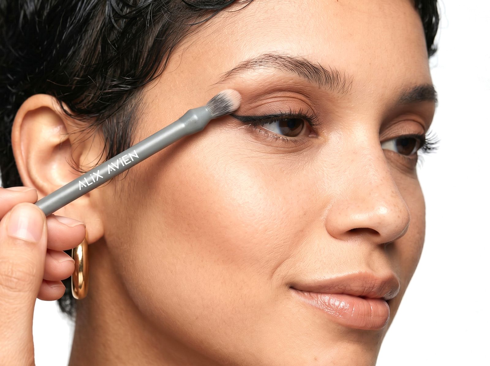 Alix Avien 10-in-1 makeup brush – Blending Brush